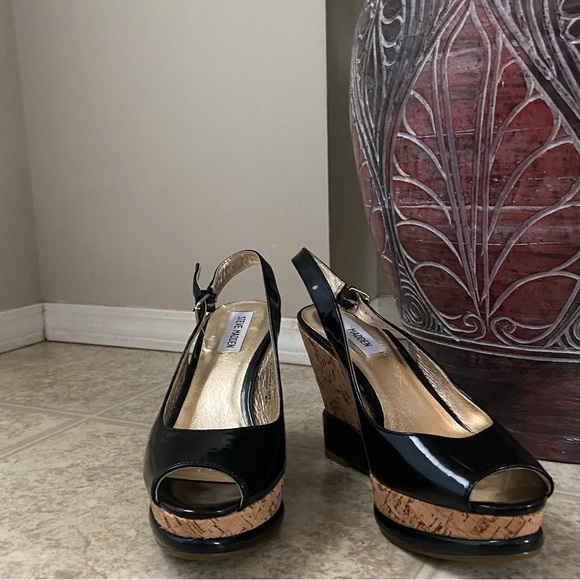 Steve Madden women black faux leather cork platform peep toe heels. Size 9. NWOT - Picture 11 of 11